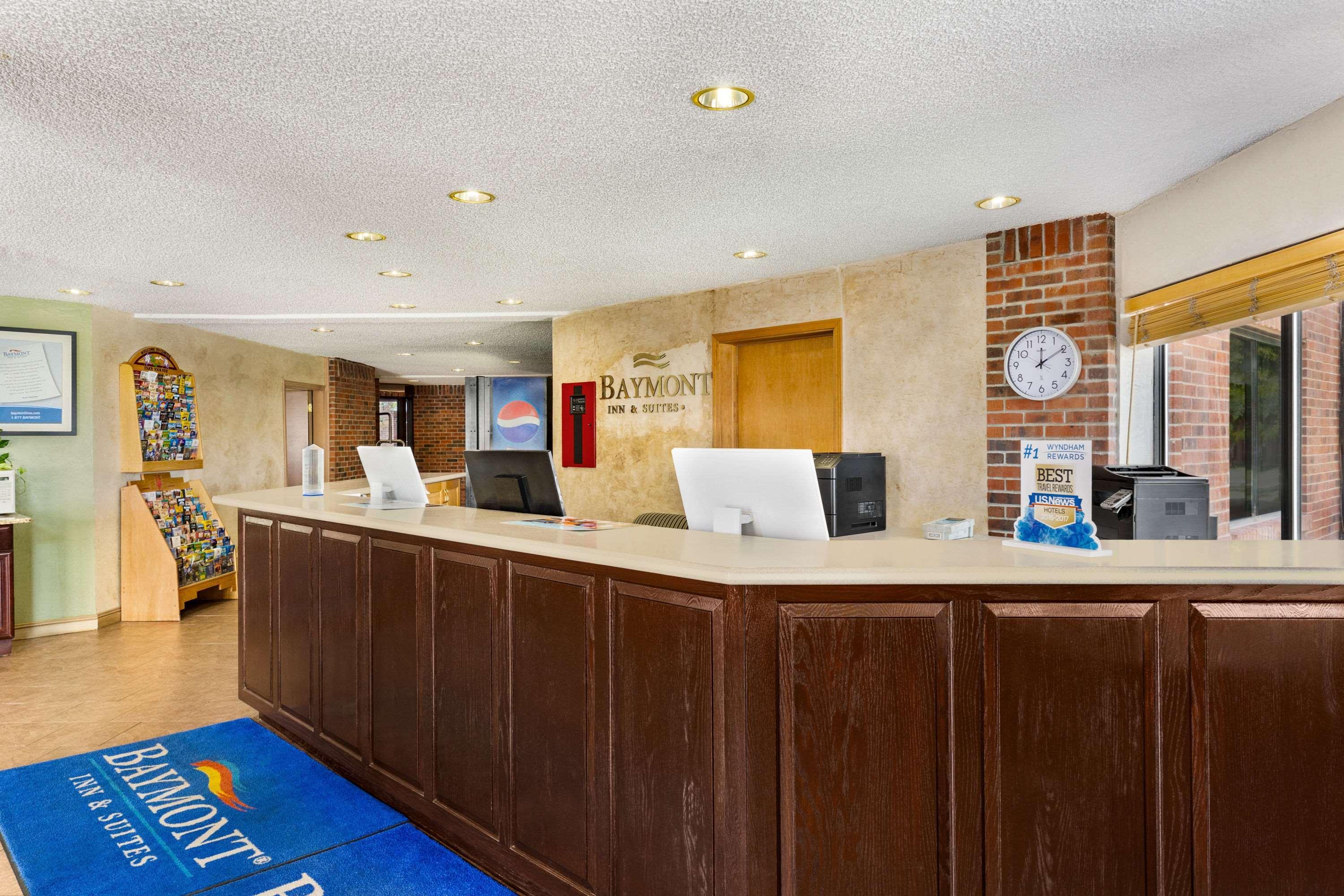 Baymont By Wyndham Cortez Bagian luar foto