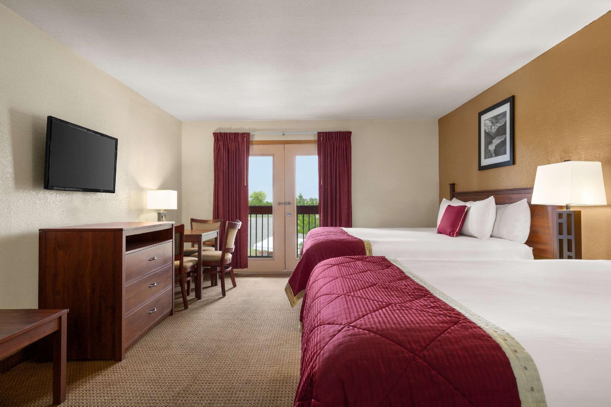 Baymont By Wyndham Cortez Bagian luar foto