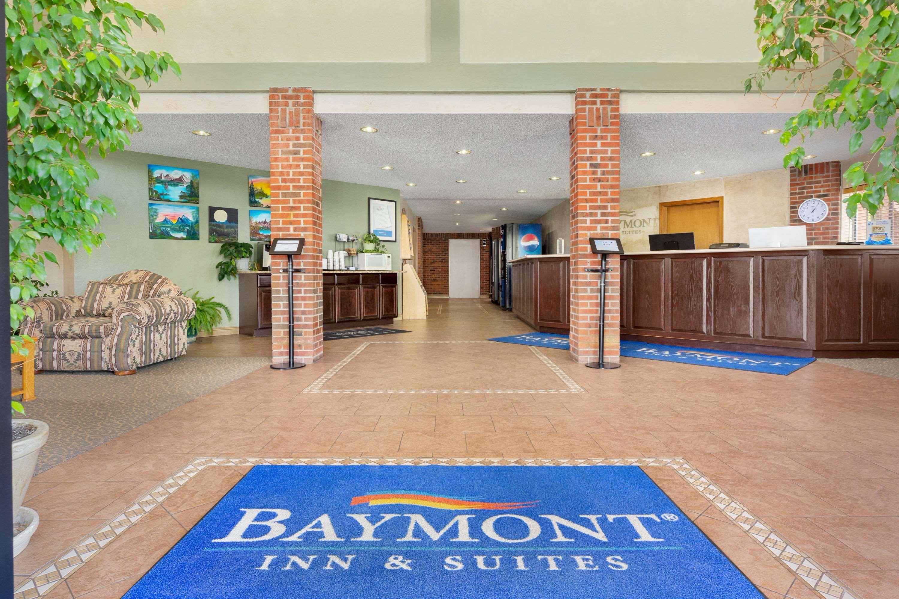 Baymont By Wyndham Cortez Bagian luar foto